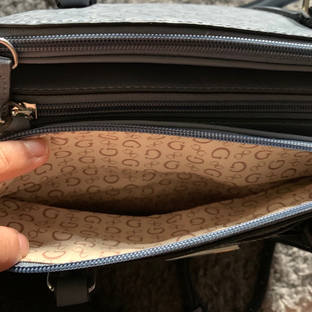 Guess Crossbody Purse - Picture 8 of 10